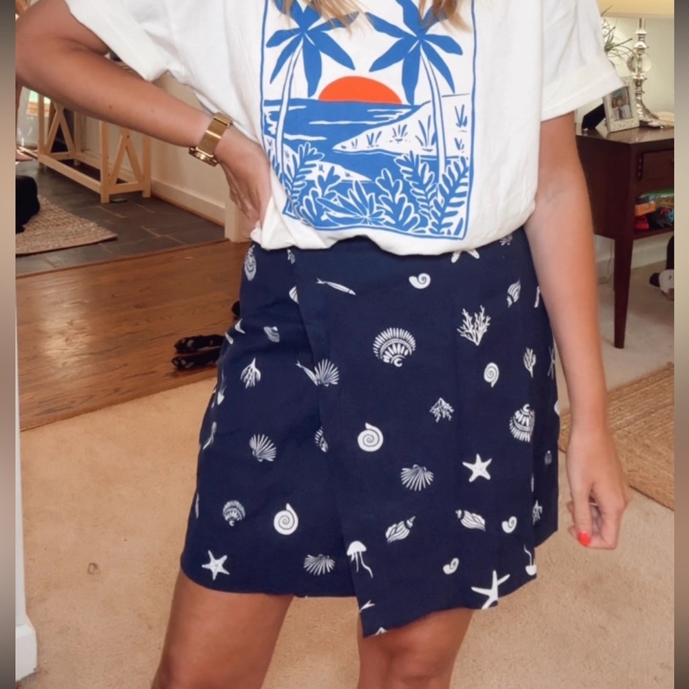 Worn once. Target Navy and White Shell Skort